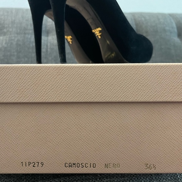 PRADA 🖤🖤 Authentic Black Suede Pumps in Excellent preowned condition - 36.5 - Picture 7 of 8